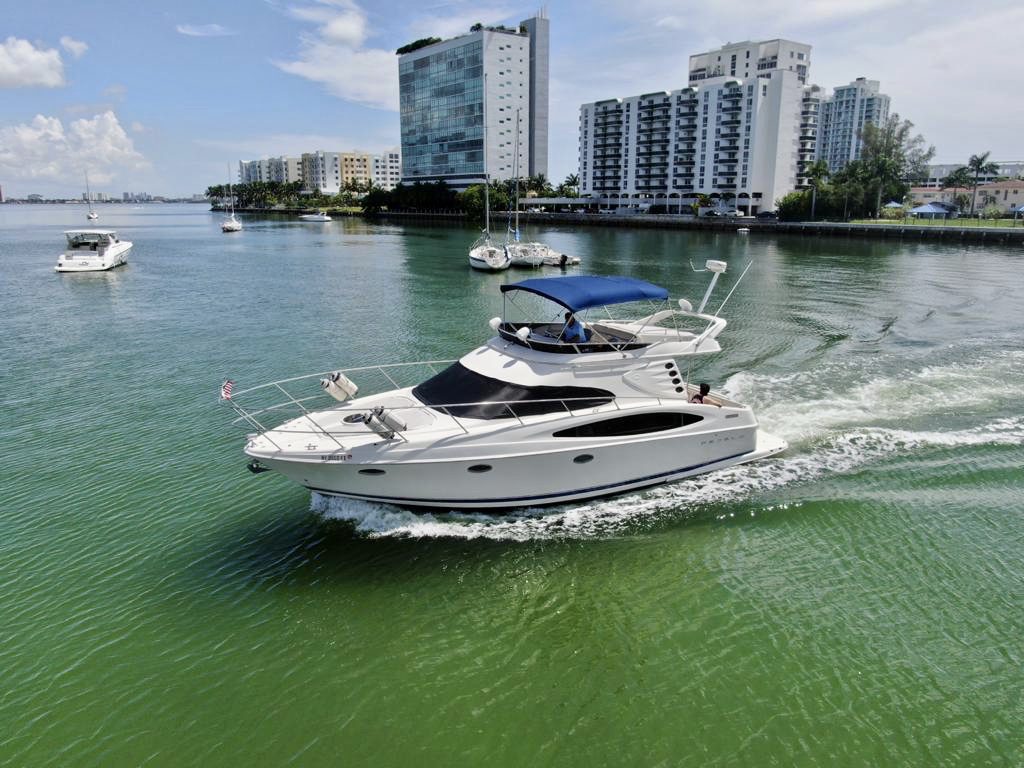 42’ Regal Commodore Flybridge